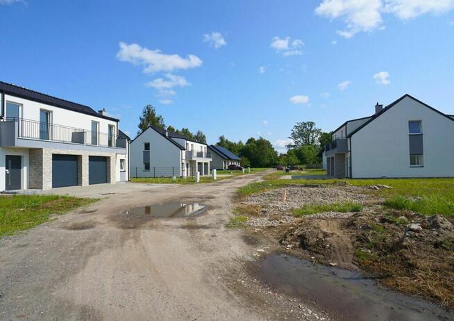 Bliźniak w stanie deweloperskim - Białuń