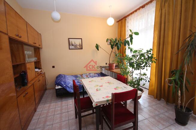 Dom Kielce Nowy Folwark, Otrocz