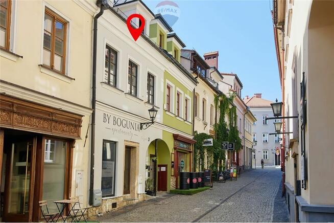 Zabytkowa Kamienica z 5 Luksusowymi Apartamentami