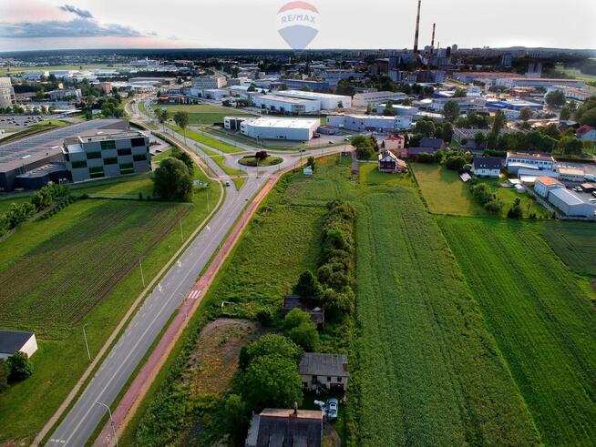 Atrakcyjna działka z WZ (budynek służby zdrowia)