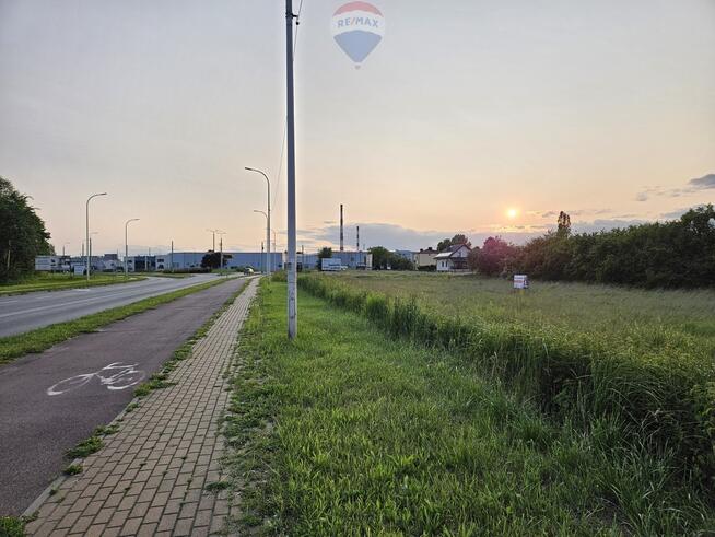 Atrakcyjna działka z WZ (budynek służby zdrowia)