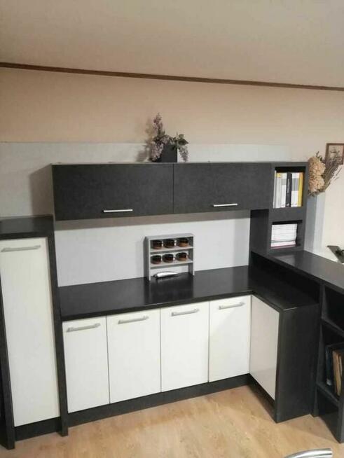 Meble kuchenne z laminatu HPL i blat z Corianu