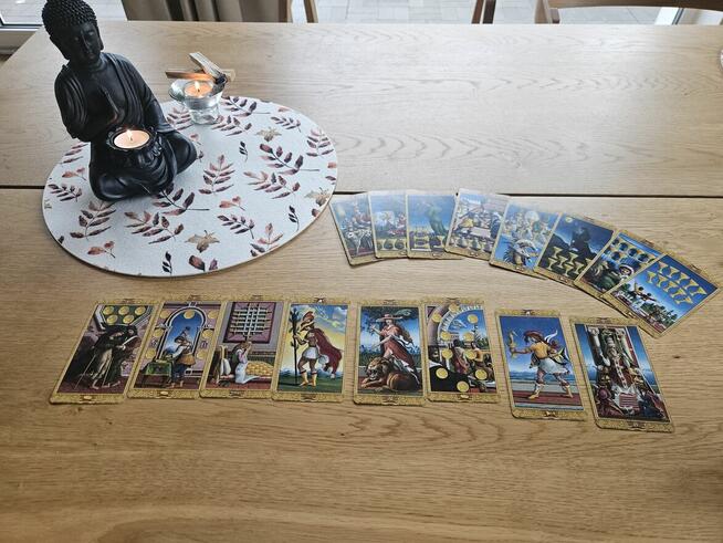 Wróżba tarot, karty wyroczni, badanie czakr