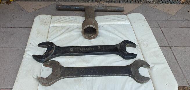klucze płaskie i nasadkowe duże 75-80 i 85