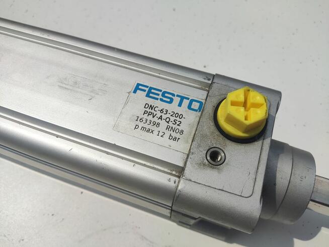 Siłownik pneumatyczny FESTO DNC-63-200-PPV-A-S2