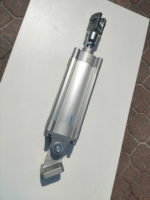 Siłownik pneumatyczny FESTO DSBC-125-200-PPVA-N3EX4