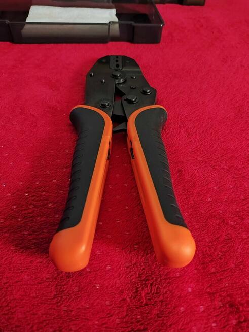 Zaciskarka do zaciskania przewodów elektr Szczypce Konektory