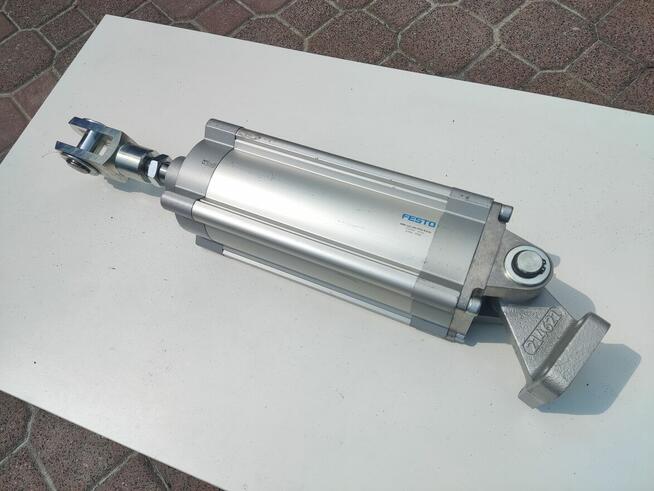 Siłownik pneumatyczny FESTO DSBC-125-200-PPVA-N3EX4
