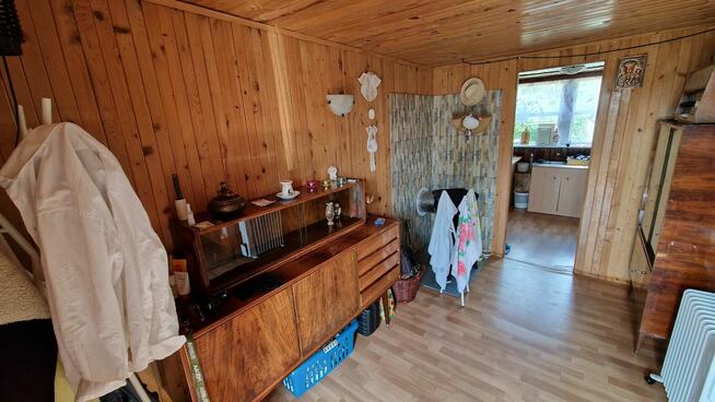 Zakochaj się w tym miejscu! Działka z domkiem przy jeziorze