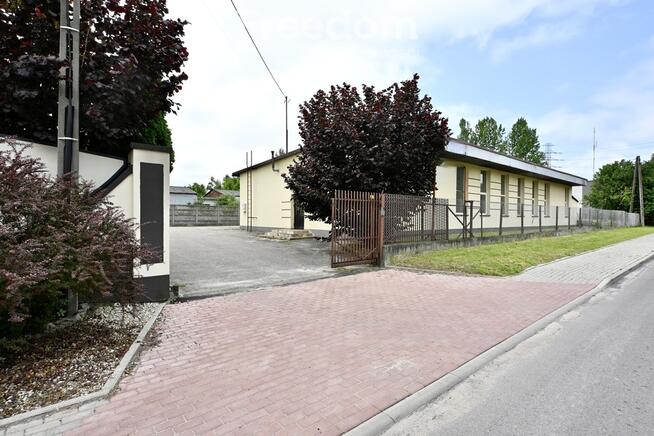 Lokal 168 m² z ogrodzonym terenem – Koniecpol