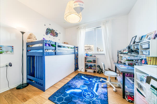 Rozkładowe mieszkanie z dużym balkonem, 1 piętro.