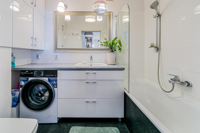 Rozkładowe mieszkanie z dużym balkonem, 1 piętro.