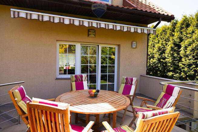 Duży dom wolnostojący z pięknym ogrodem w Łodzi