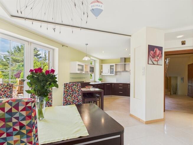 Duży dom wolnostojący z pięknym ogrodem w Łodzi