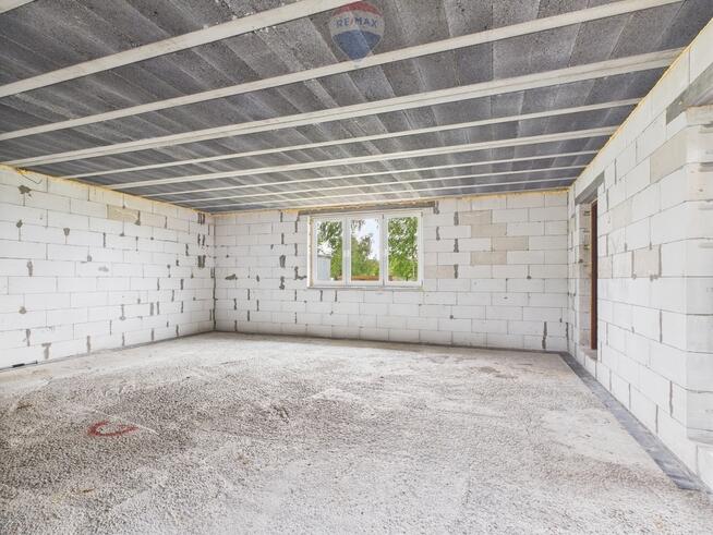 Dom w stanie surowym zamkniętym