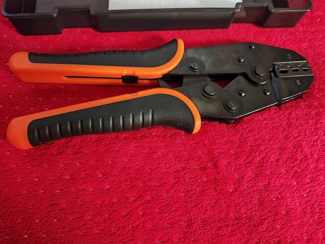 Zaciskarka do zaciskania przewodów elektr Szczypce Konektory