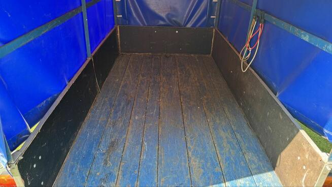 Przyczepa lekka Niewiadów 560 DMC z hamulcem najazdowym