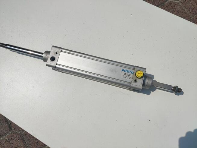 Siłownik pneumatyczny FESTO DNC-63-200-PPV-A-S2