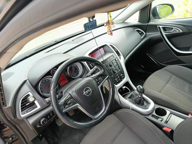 Opel Astra J 1.6 Turbo 180KM LPG 2010r