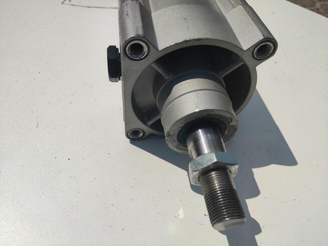 Siłownik pneumatyczny FESTO DSBC-100-200-PPVA-N3