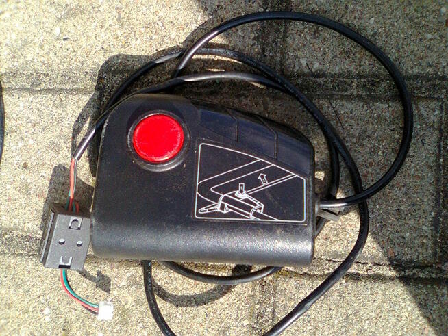 Wyłącznik włącznik do rączki od kosiarka elektryczna Einhell