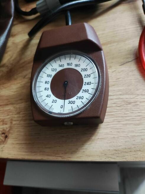 Ciśnieniomierz zegarowy sfigmomanometr mankiet stetoskop