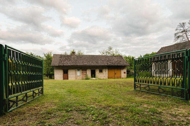 Działka 16,6 ar z budynkiem gospodarczym i stodołą
