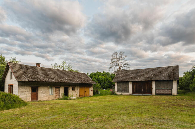 Działka 16,6 ar z budynkiem gospodarczym i stodołą