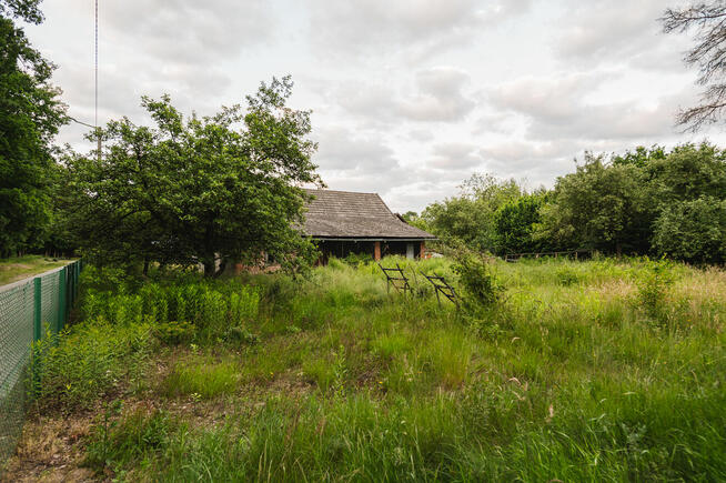 Działka 16,6 ar z budynkiem gospodarczym i stodołą