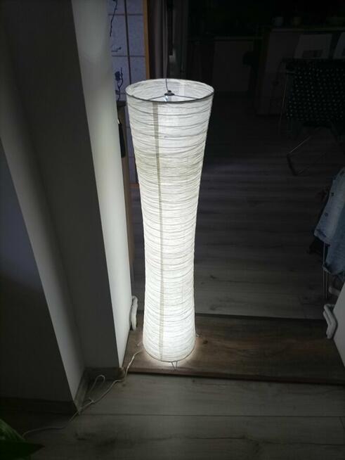 Lampa podłogowa LED z pilotem