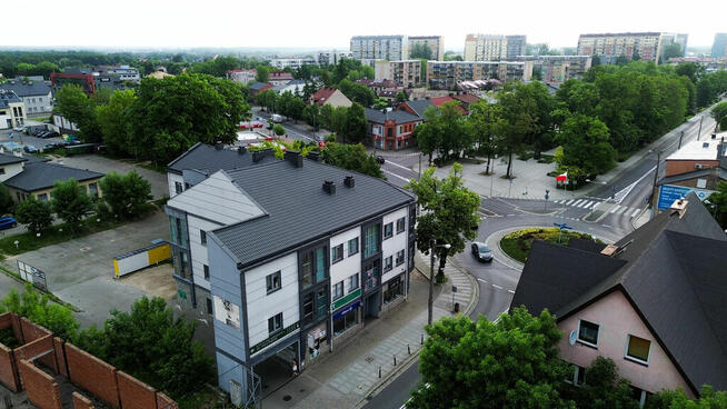 Budynek handlowo-usługowy w centrum z parkingiem