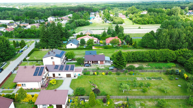 Dom - PC i fotowoltaika na dużej działce.