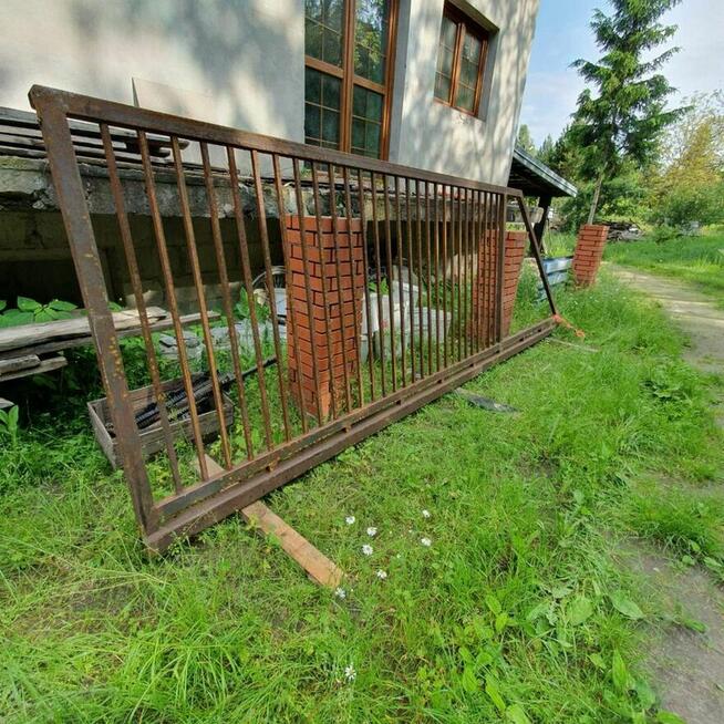 nowa masywna solidnie wykonana brama przesuwna
