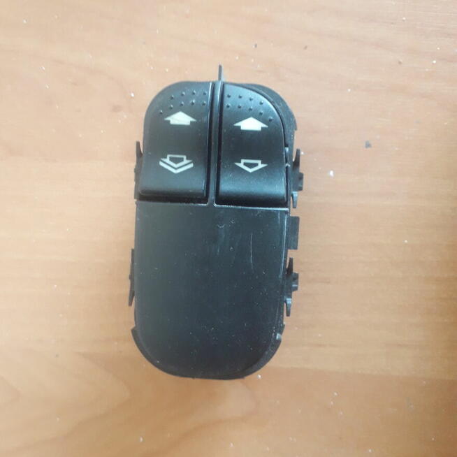 Przełaczniki szyb (panele kierowcy)Ford Focus Mk1