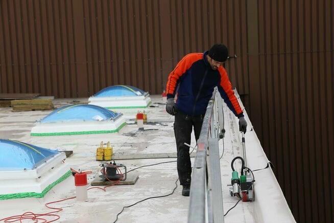 Sprzedaż wynajem zgrzewarek, spawarek ekstruderów Leister