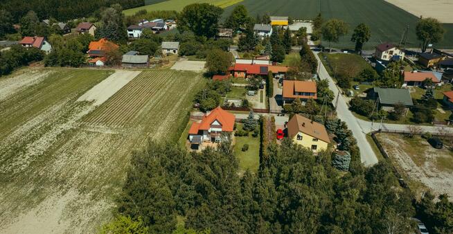 Dom jednorodzinny na osiedlu w Ugniewie, 950 000 zł