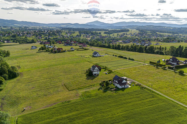 Dom do remontu na ponad 35 ar działce!