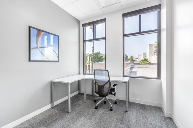 Powierzchni biurowej w lokalizacji Regus Okraglak