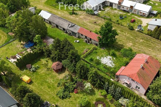 Urokliwa działka z domem