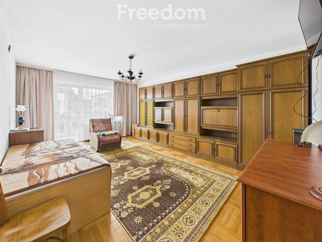 Duży dom z garażem i ogrodem