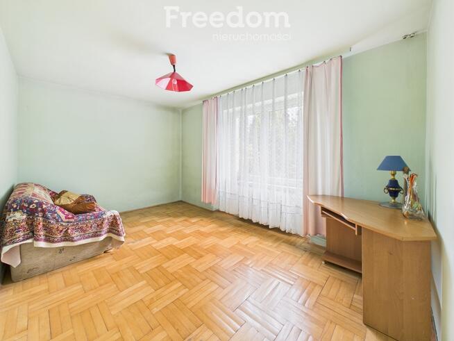 Duży dom z garażem i ogrodem