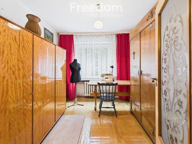 Duży dom z garażem i ogrodem