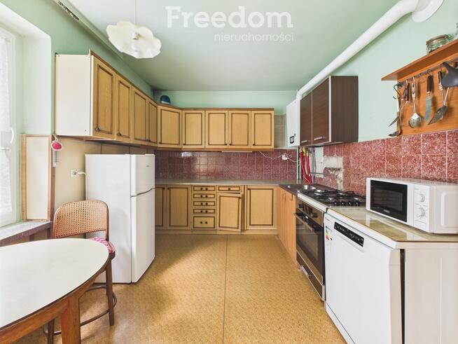 Duży dom z garażem i ogrodem