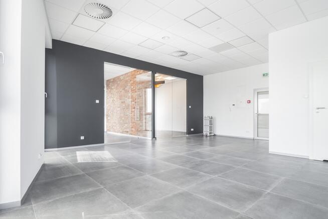 Biuro z najemcą. VIC House Zwycięska 20a