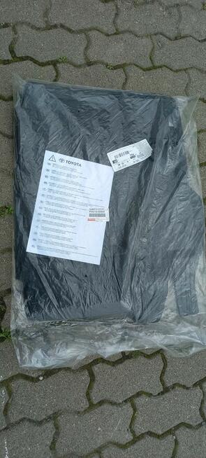 Oryginalne dywaniki gumowe OE Toyota Yaris IV PW210-0D033