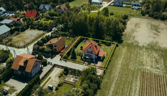 Dom jednorodzinny na osiedlu w Ugniewie, 950 000 zł