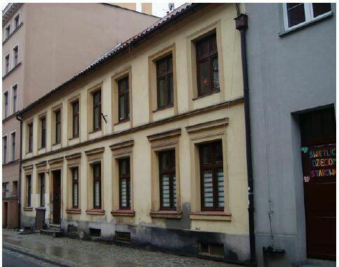 Syndyk sprzeda udział w domu mieszkalnym z oficyną