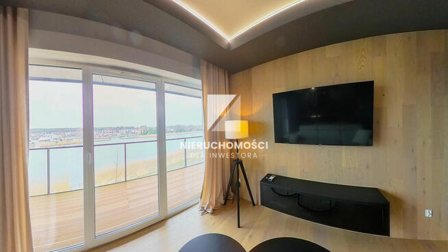 Apartament z widokiem na rzekę w Dziwnowie, balkon