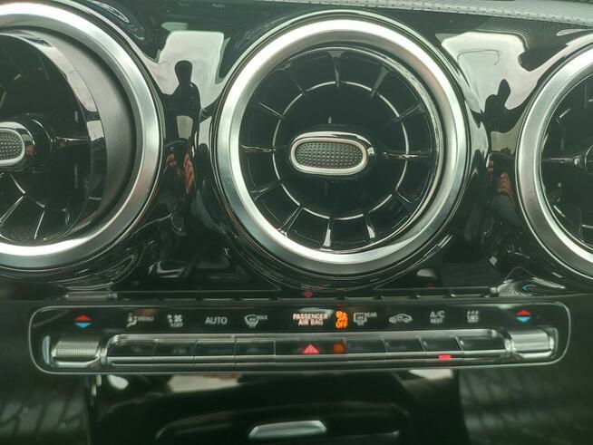 Mercedes CLA 200 fv23 panoram ledy