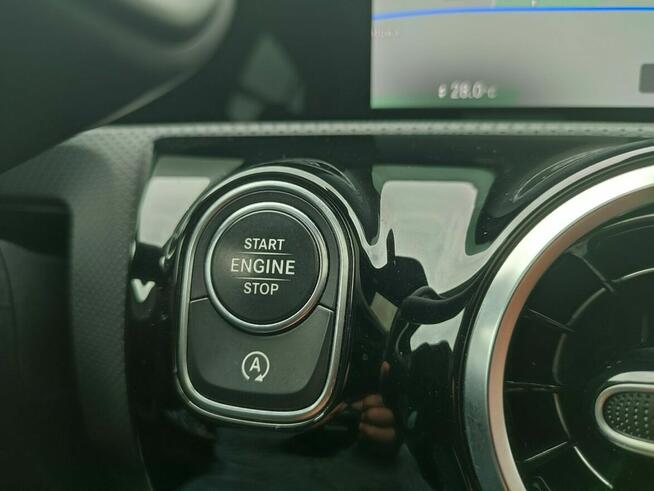 Mercedes CLA 200 fv23 panoram ledy